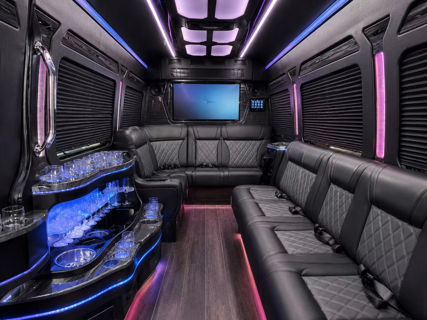 oceanside prom shuttle buses for pre prom dinners and after parties